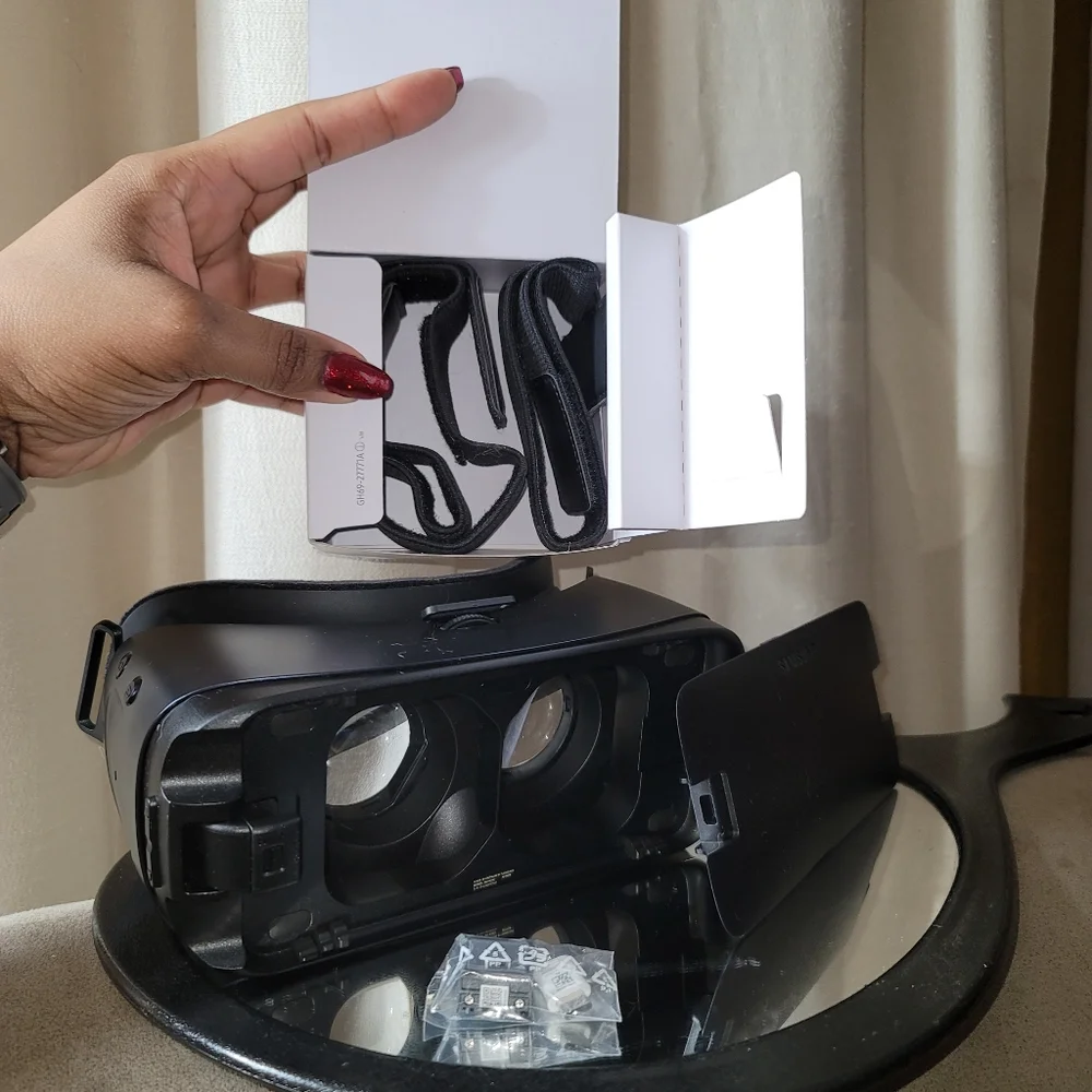 Samsung Galaxy VR SM-R323